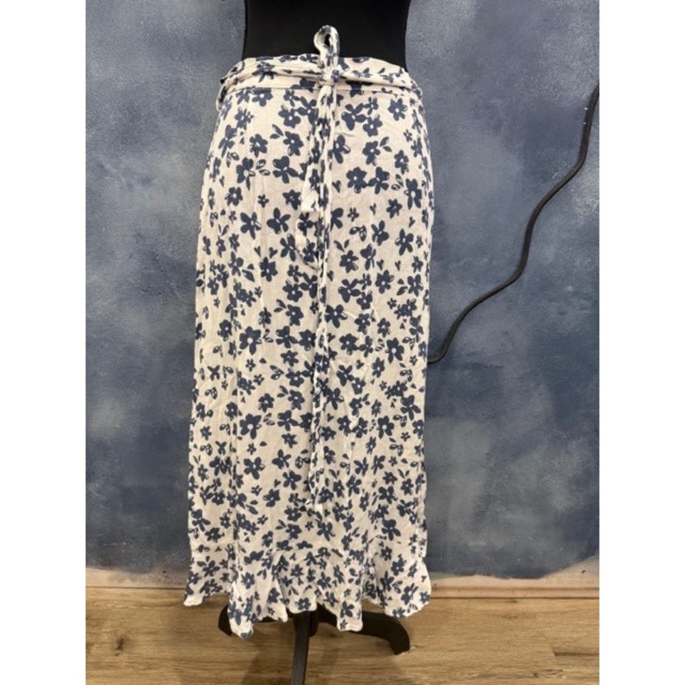 Altar'd State Floral Wrap Midi Skirt Navy White Size L Ruffle Hem Tie Waist - Picture 13 of 13